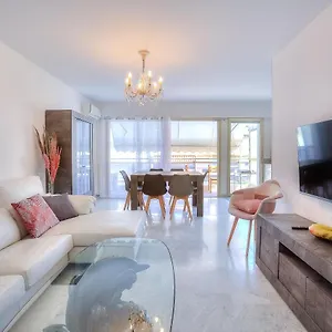 spacieux-3-pices-avec-parking-400-m-des-plages.fr-provencehotel.com/